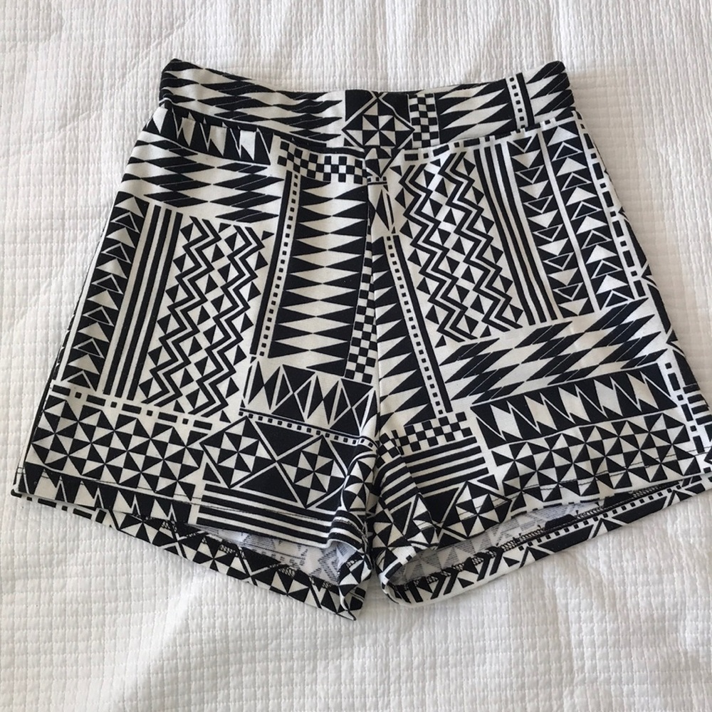 High waisted shorts (size xs-s)